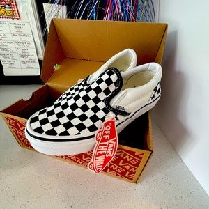 Kids checkered vans. Brand new with tags. Kids size 2.5